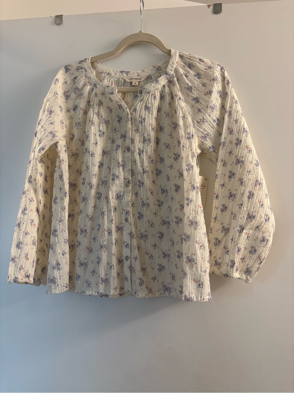 Lucky Brand Cream Top with Pink and Lavender Floral Print NWT Sz Small